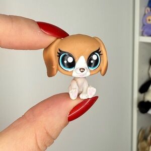 Littlest Pet Shop (LPS) beagle figurine